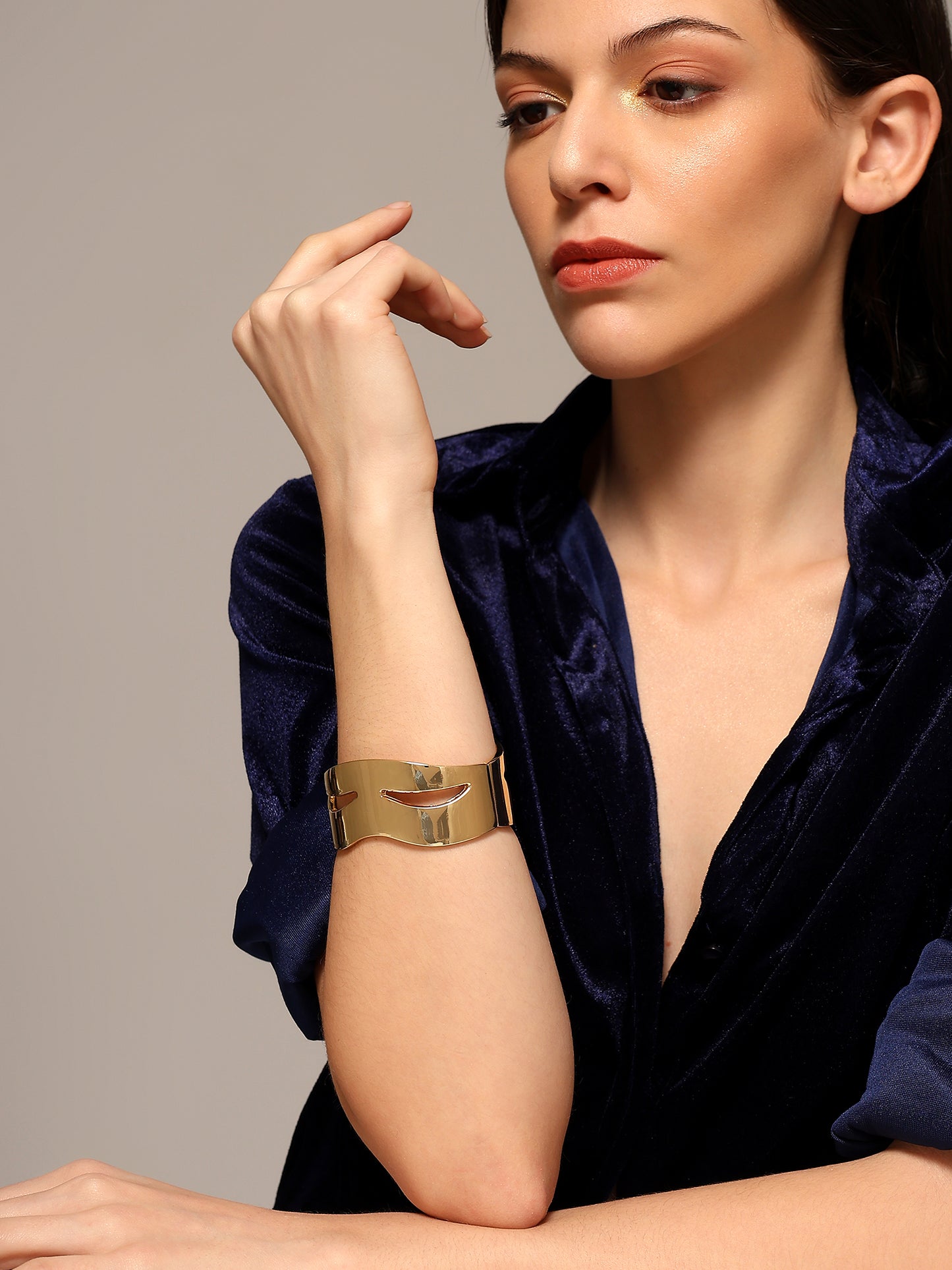 Leshya Gold Cuff