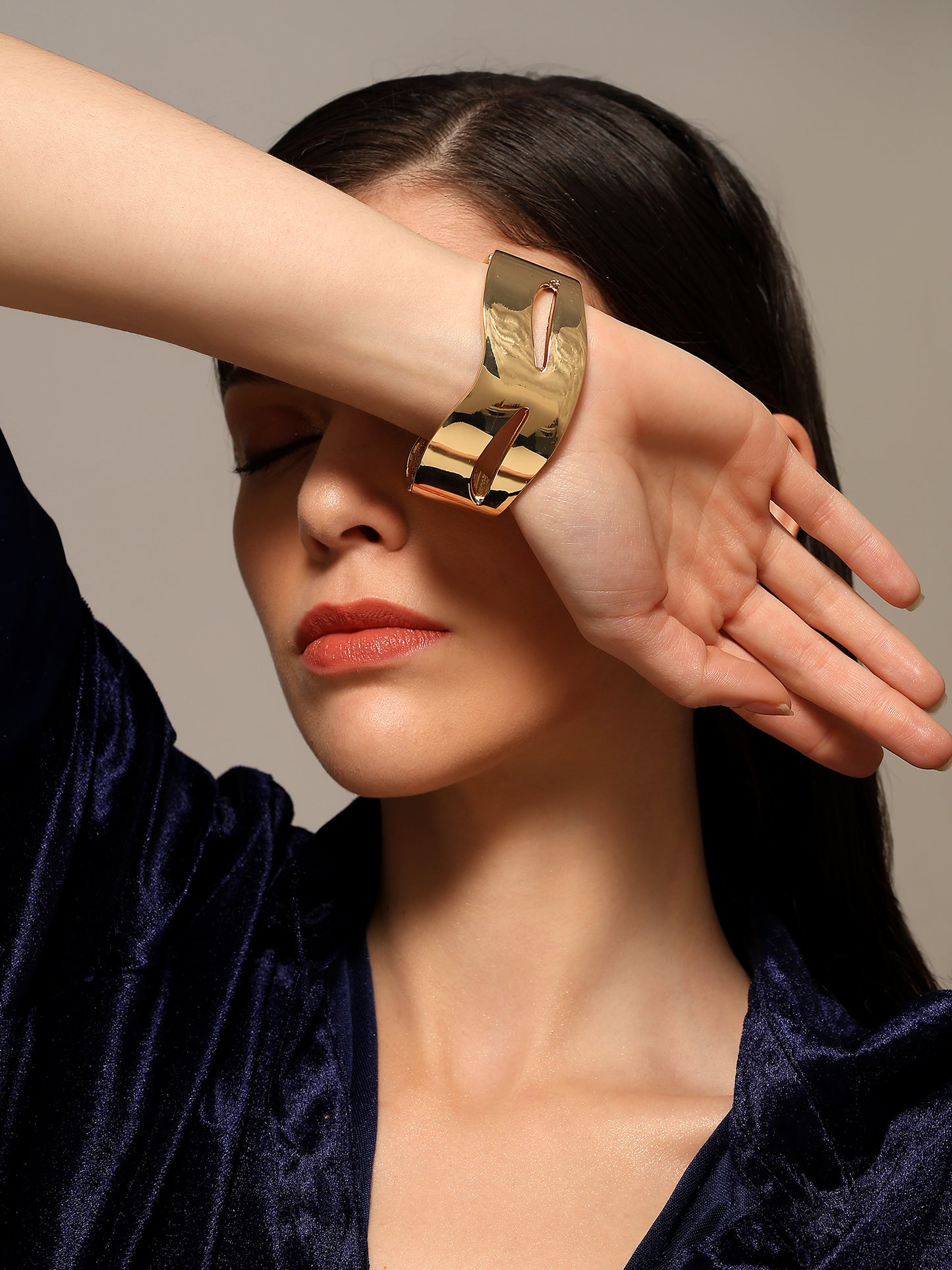 Leshya Gold Cuff