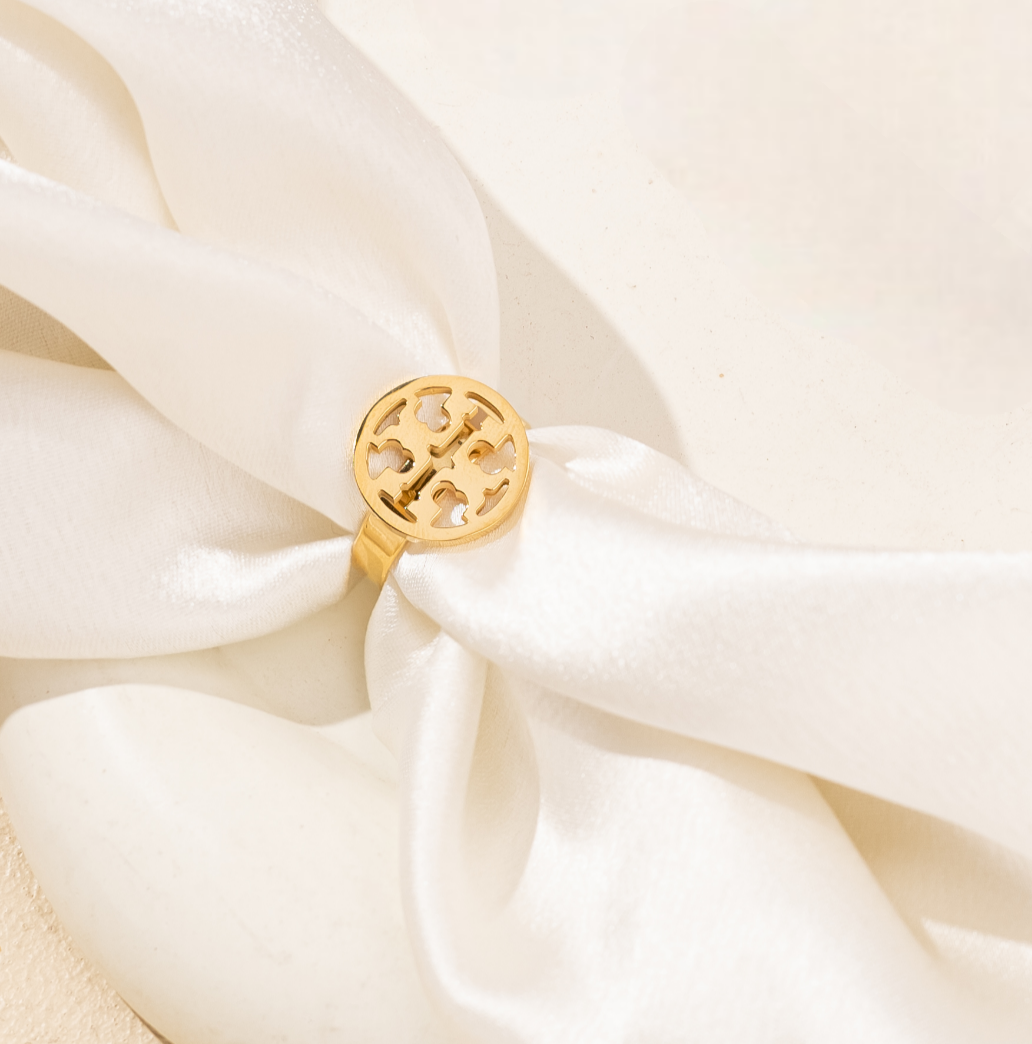 Momentine Ring