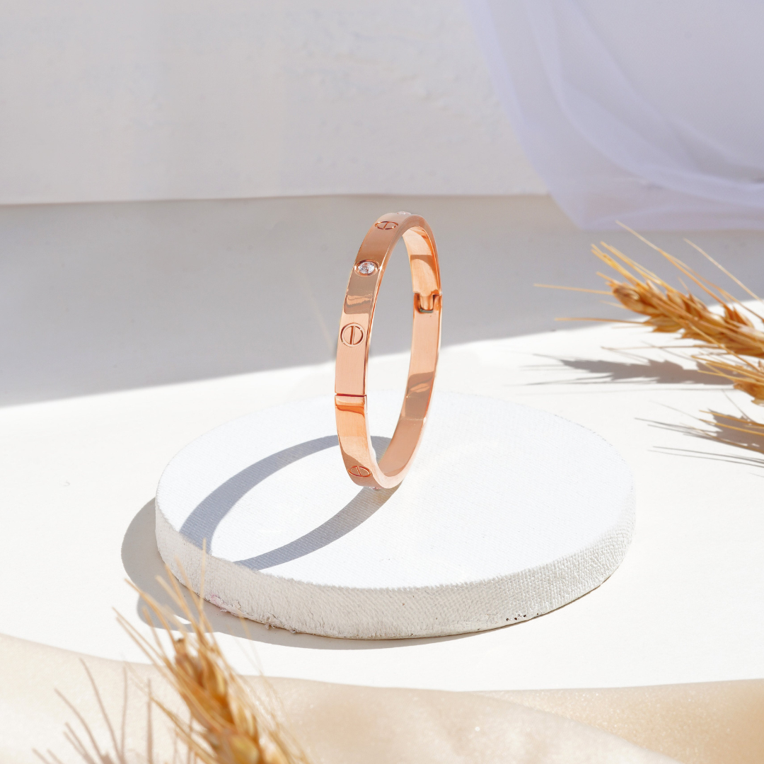 Rose gold alternate diamond bangle