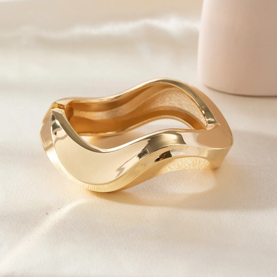 Estrella Sculpted Cuff