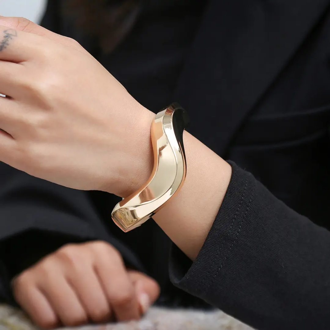 Estrella Sculpted Cuff