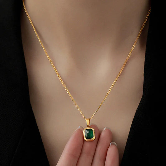 Regal Green Necklace