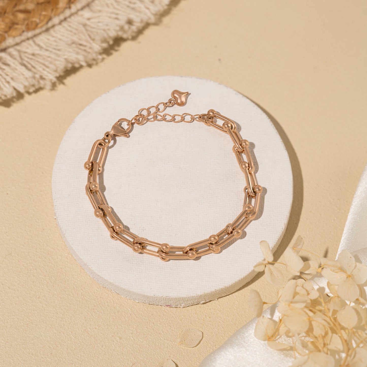 Interlinked bracelet