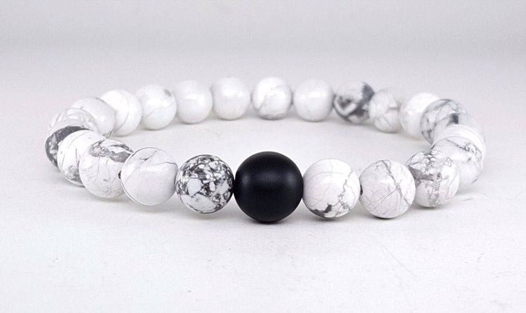 Howlites & black matte bracelet