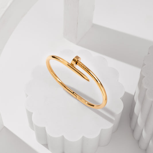 Aalen Gold Nail Bangle