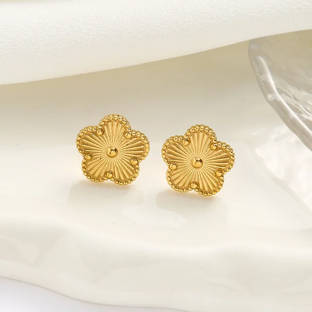 Audrey Clover Studs