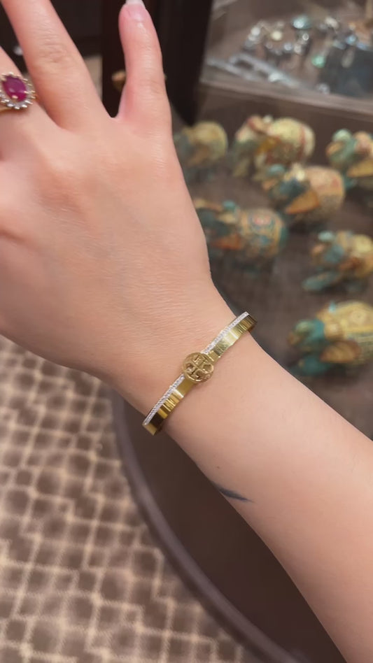 Vellia T Bangle
