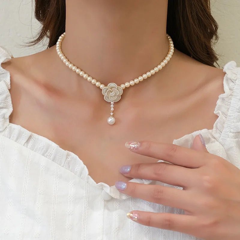 Timeless Pearl Choker