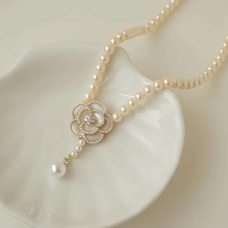 Timeless Pearl Choker