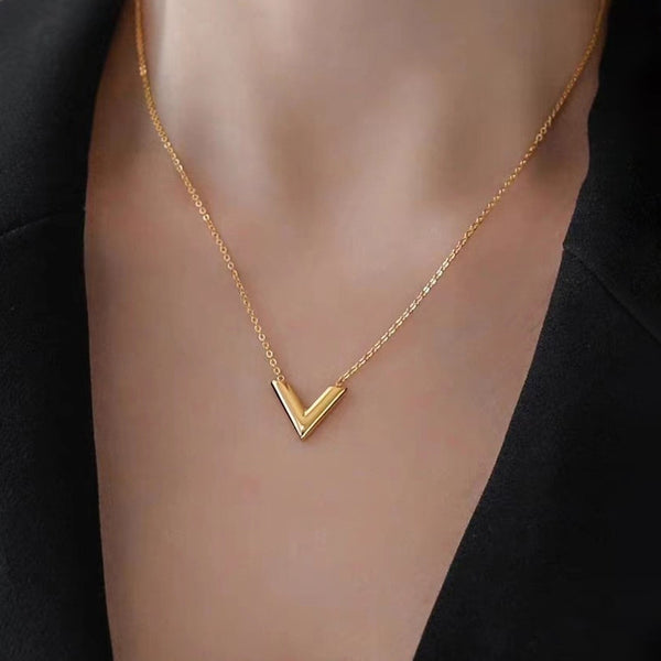 V Shine Necklace