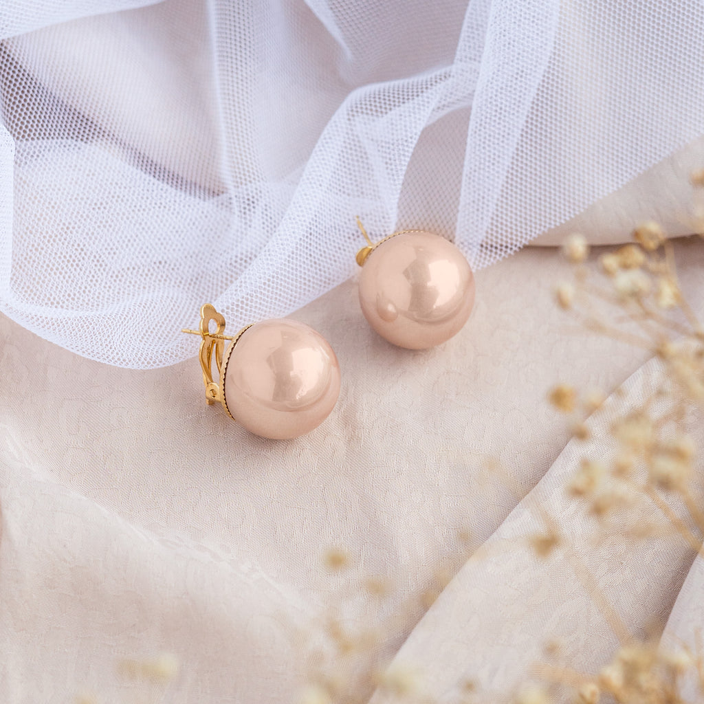 Snowman pearl rose gold studs
