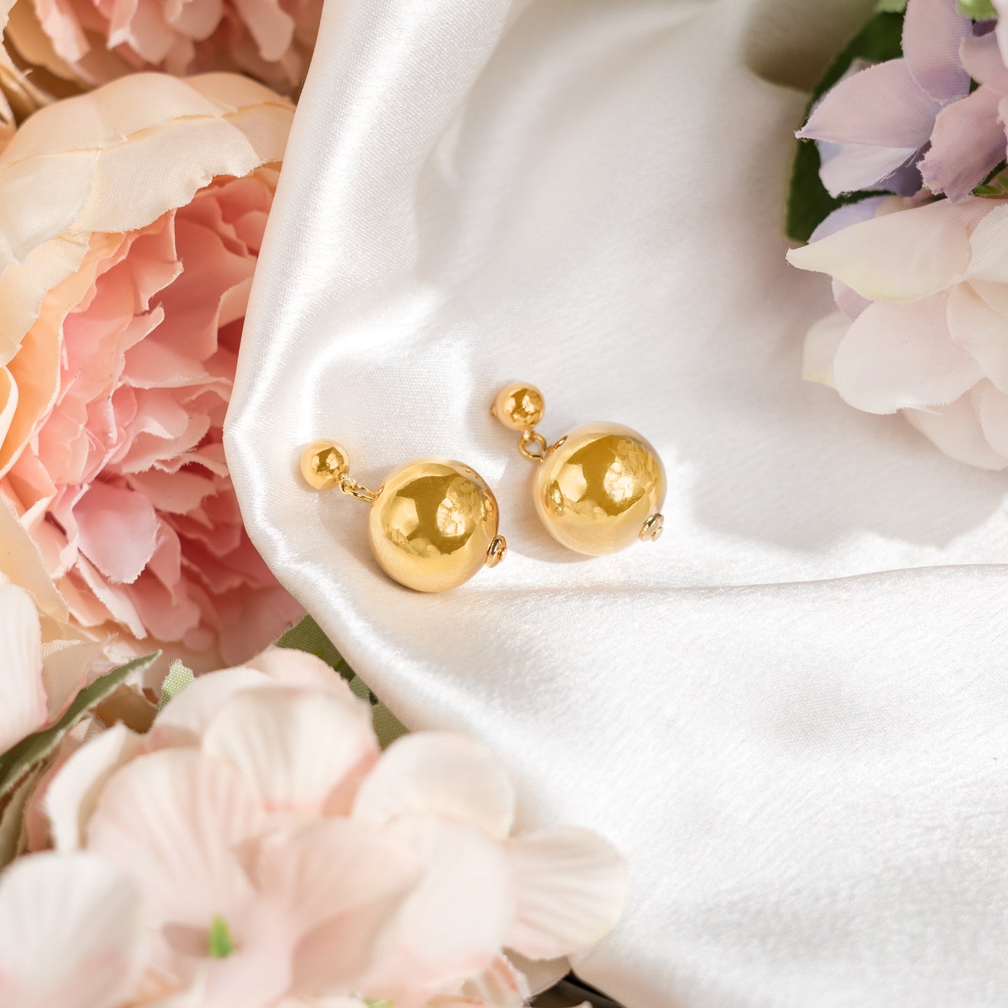 Gold pearl ball earrings