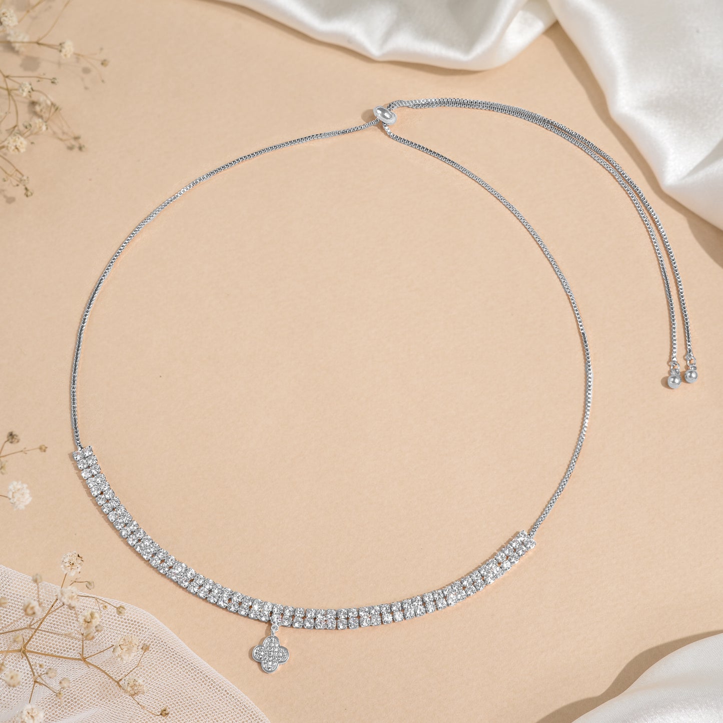 Silver clover tennis choker