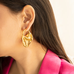 Chic Gold Hoop Earrings
