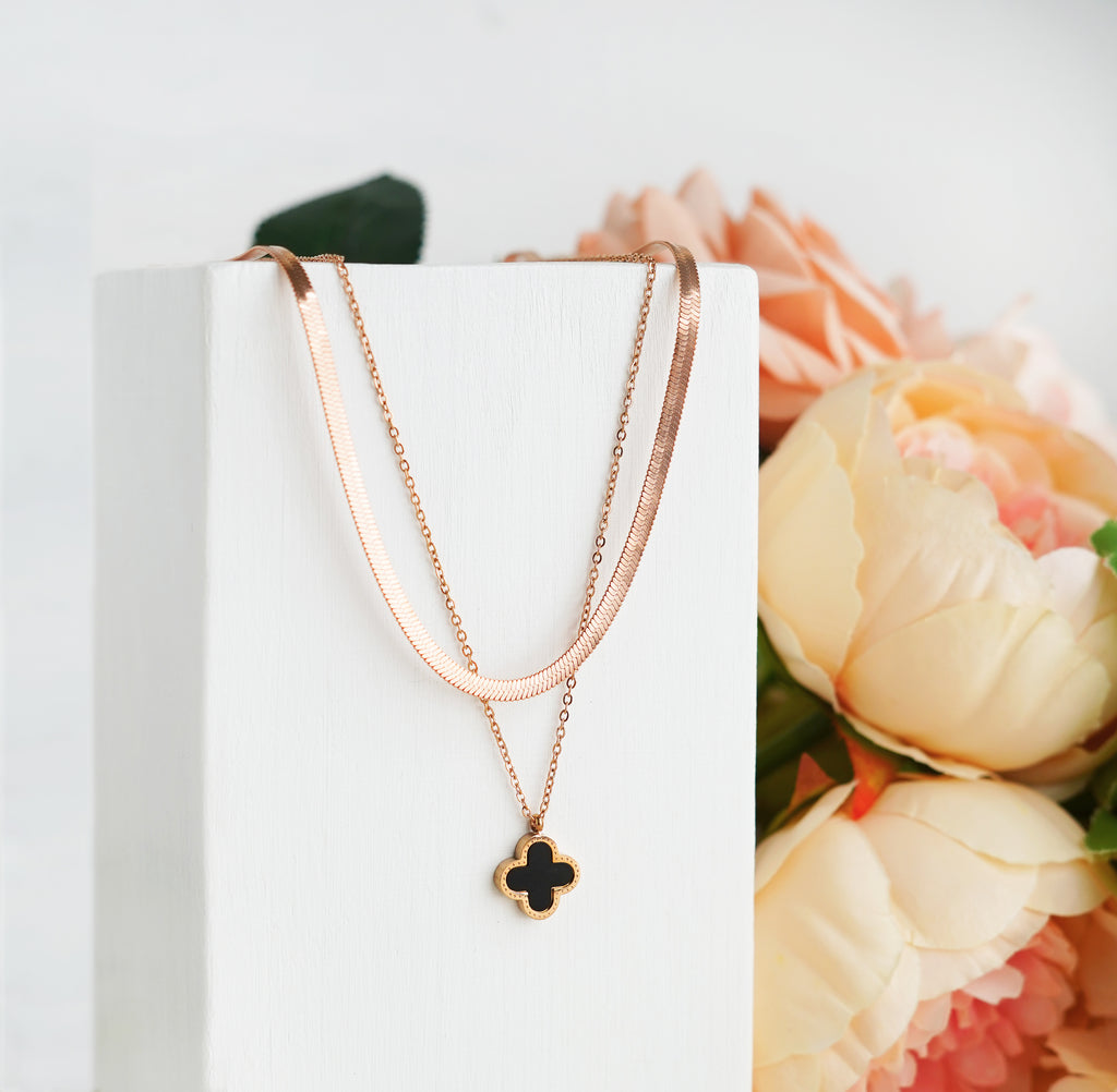 Double layered clover necklace